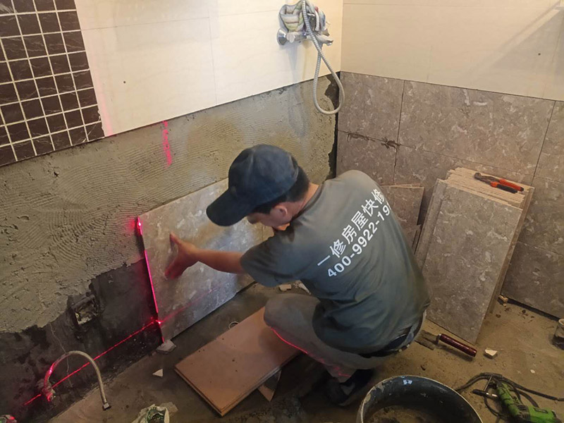专业瓷砖修补师傅，通常是如何处理瓷砖有刮痕这类情况的
